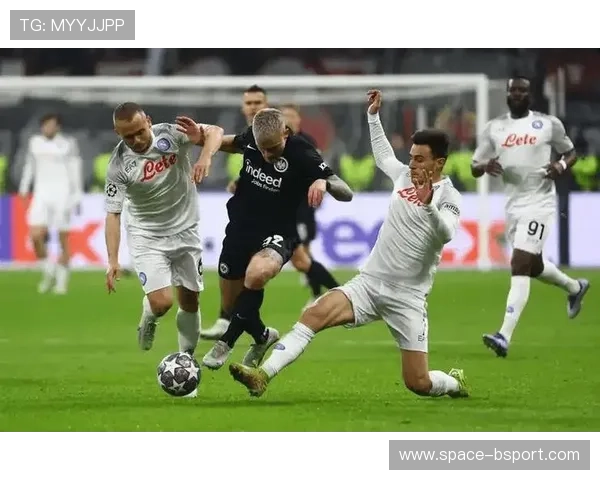 法兰克福1-3霍芬海姆：客场逆转巩固欧战席位竞争