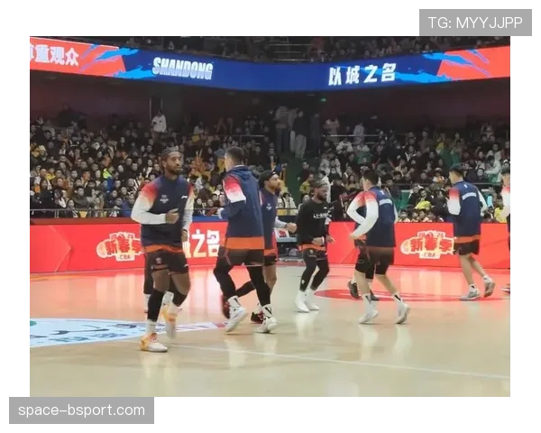 山东高速主场氛围火热,球迷高喊防守助球队逆转